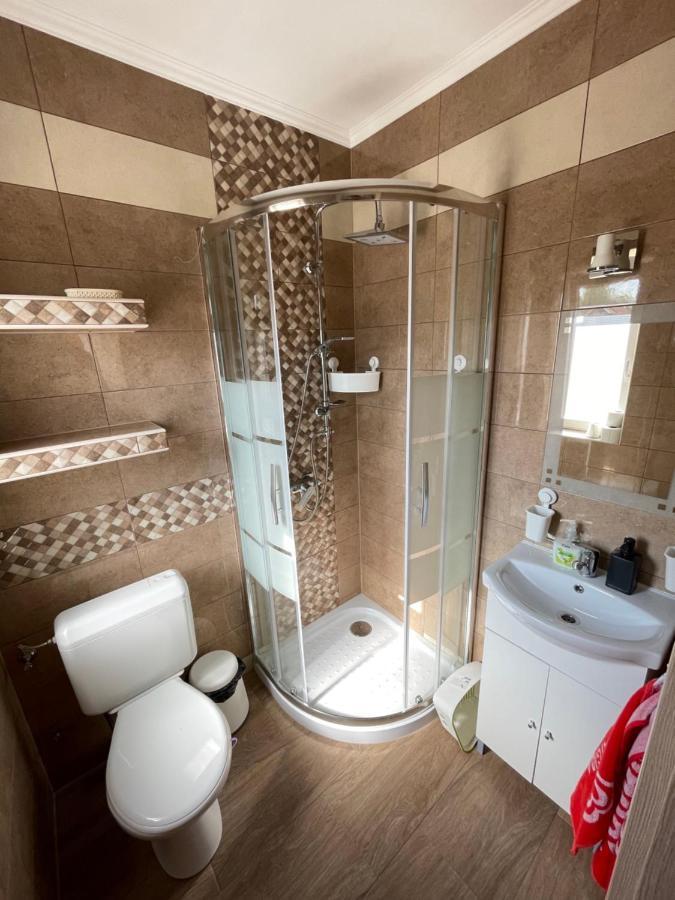 Lilla Apartman Balatonkeresztúr Exterior foto